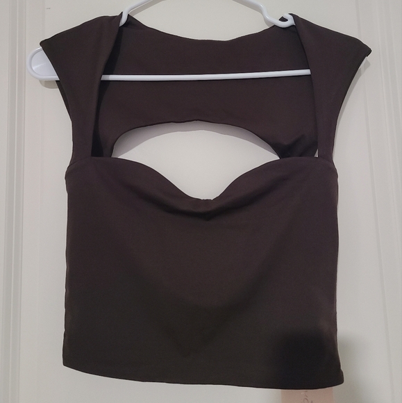Sweetheart neck line tank with back cut out - Picture 3 of 4